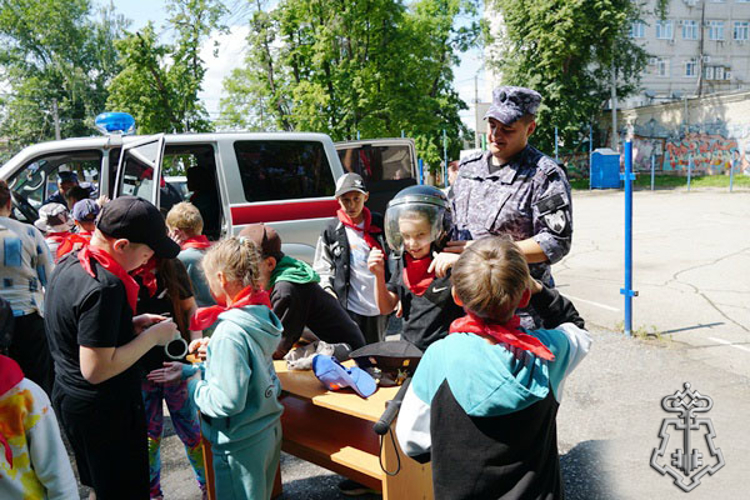 «КАНИКУЛЫ С РОСГВАРДИЕЙ» СОСТОЯЛИСЬ В ДЕТСКОМ ЛАГЕРЕ «РАДУГА»