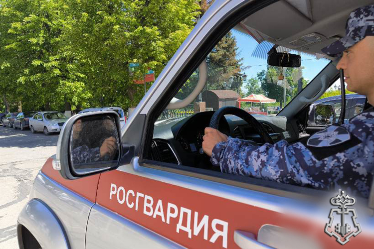 В УЛЬЯНОВСКЕ РОСГВАРДЕЙЦЫ ОКАЗАЛИ ПОМОЩЬ НА МЕСТЕ ДТП С УЧАСТИЕМ КАРЕТЫ «СКОРОЙ ПОМОЩИ»