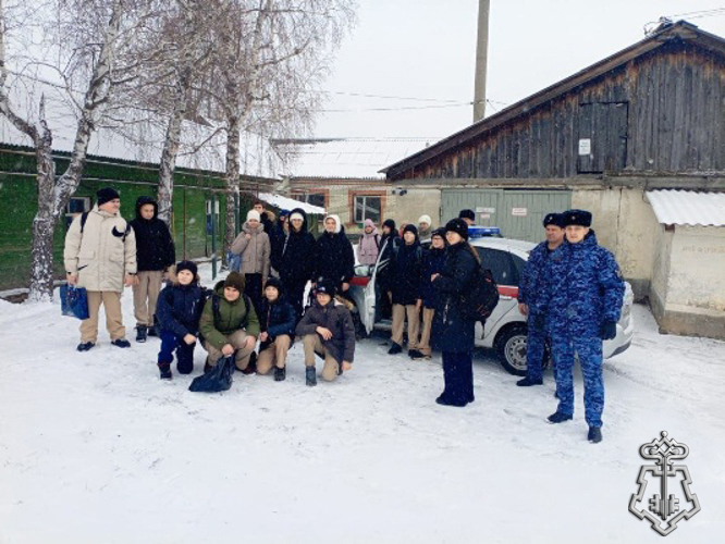 Ульяновские росгвардейцы познакомили школьников со службой вневедомственной охраны 