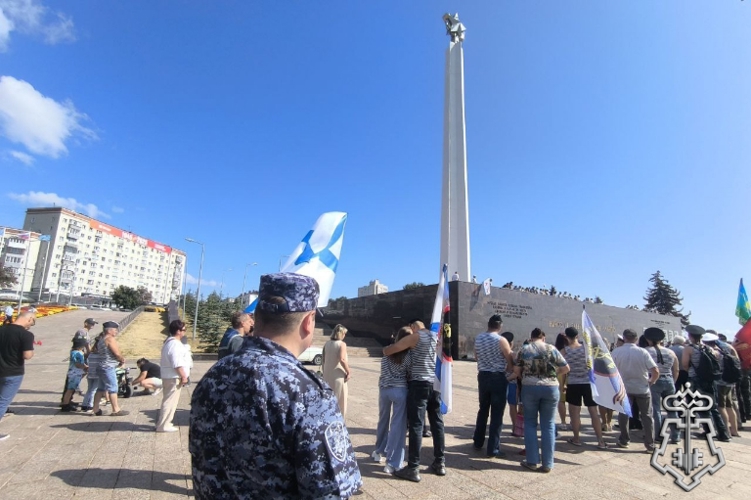 Сотрудники Росгвардии обеспечили общественный порядок в День Военно-морского флота в Ульяновске