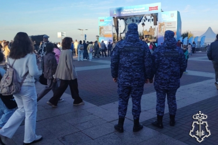 Сотрудники Росгвардии обеспечили безопасность в День города Ульяновска