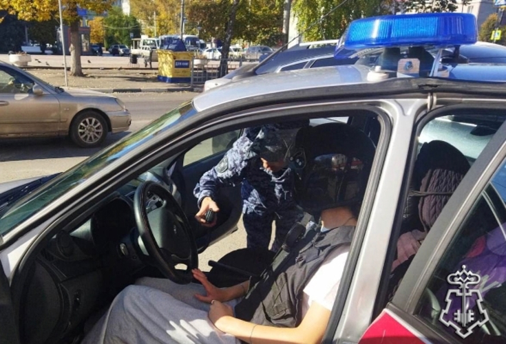 В Ульяновске сотрудники Росгвардии продолжают агитационную работу по трудоустройству