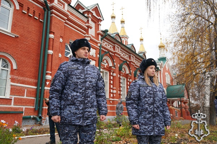 Ульяновские росгвардейцы приняли участие в Крестном ходе в честь Казанской иконы Божией Матери 