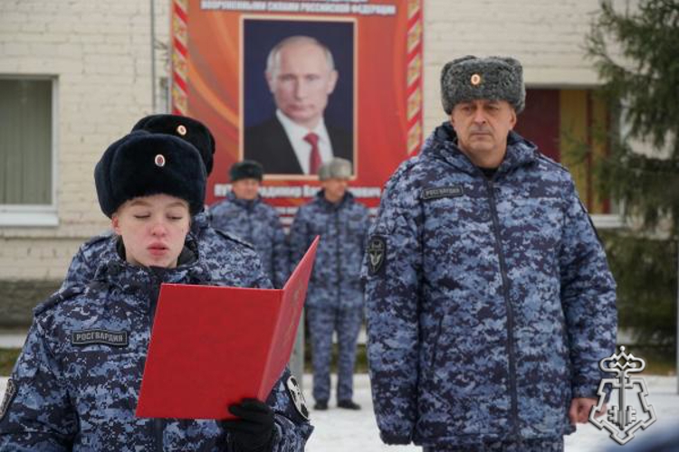 В Ульяновске в канун Дня конституции молодые росгвардейцы поклялились на верность Отечеству