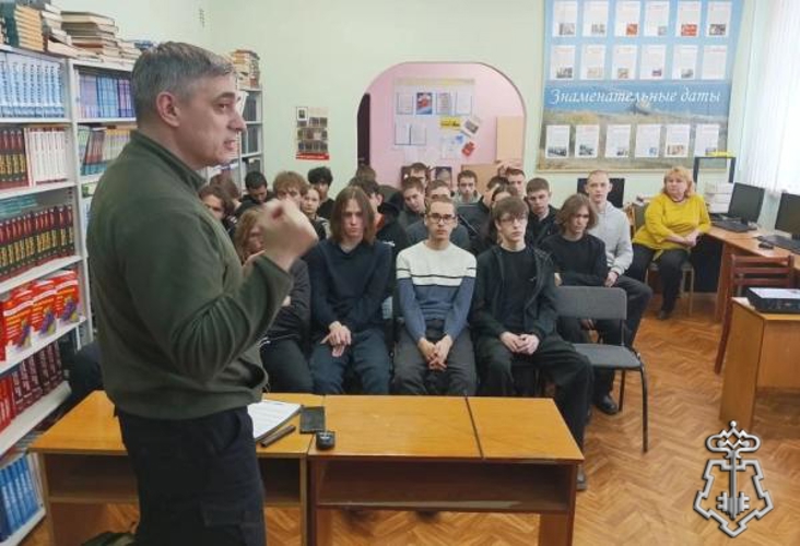 В Ульяновске ветеран Росгвардии провел урок мужества в память о героях локального конфликта в Чеченской Республике