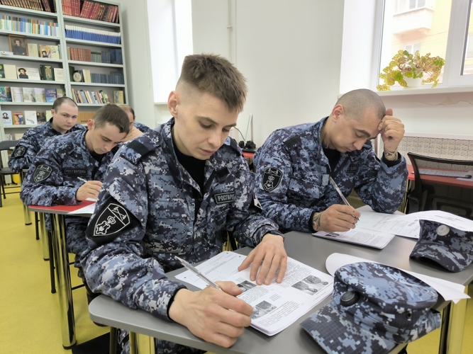 Ульяновские росгвардейцы традиционно присоединились к международной просветительской акции «Диктант Победы»