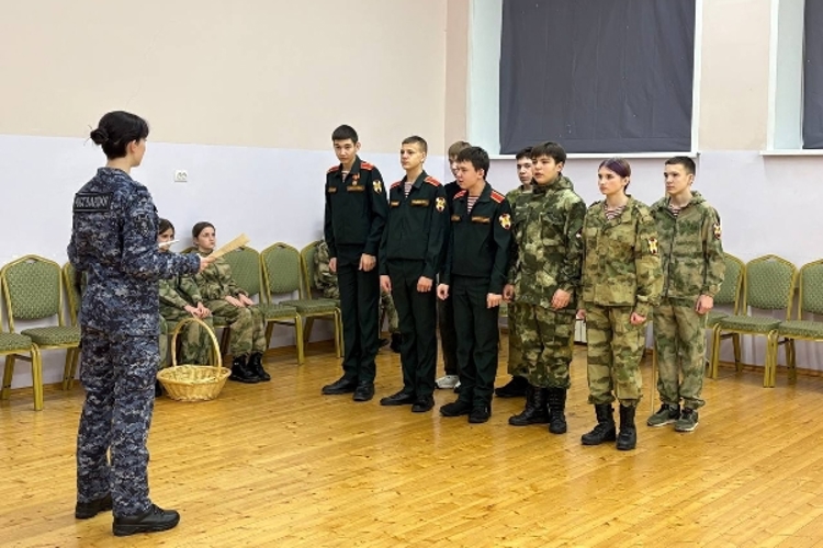 Сотрудница вневедомственной охраны стала героем рубрики «Знай наших»