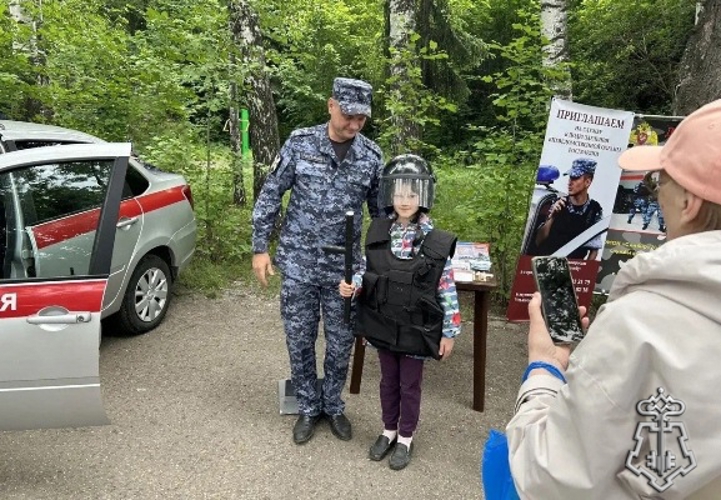 В Ульяновске сотрудники Росгвардии организовали профориентационную на национальном празднике