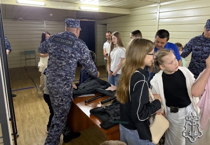Ульяновские росгвардейцы провели урок мужества в начале летних каникул