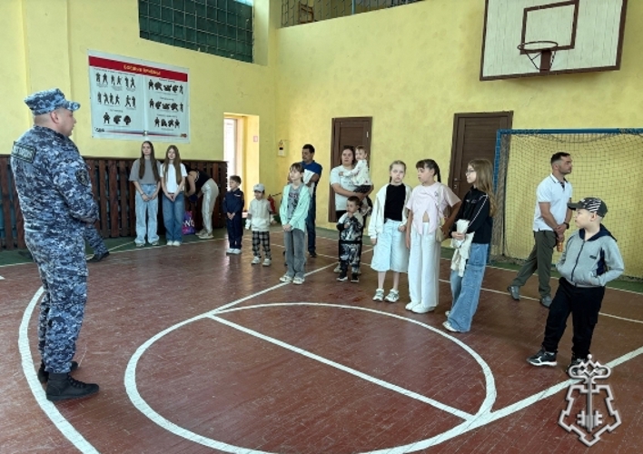Ульяновские росгвардейцы провели урок мужества в начале летних каникул