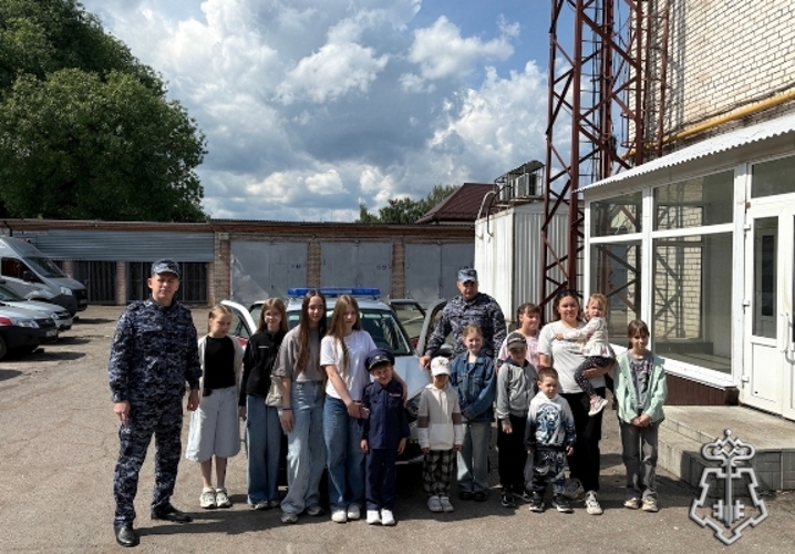 Ульяновские росгвардейцы провели урок мужества в начале летних каникул