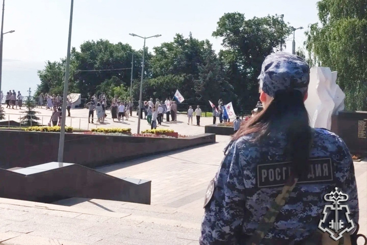 В Ульяновске в День военно-морского флота России росгвардейцы обеспечили охрану общественного порядка 