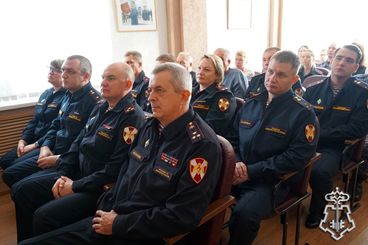 Ульяновские росгвардейцы отметили 74-ю годовщину образования вневедомственной охраны 