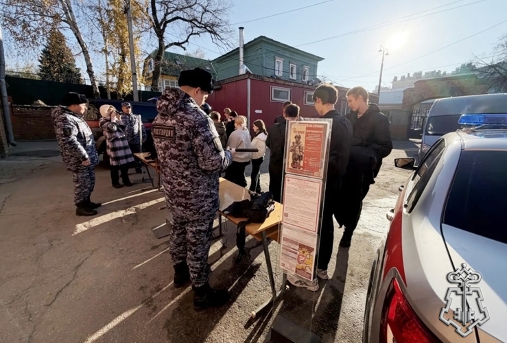 В Ульяновске воспитанники «Гвардейской смены» познакомились с работой вневедомственной охраны Росгвардии  